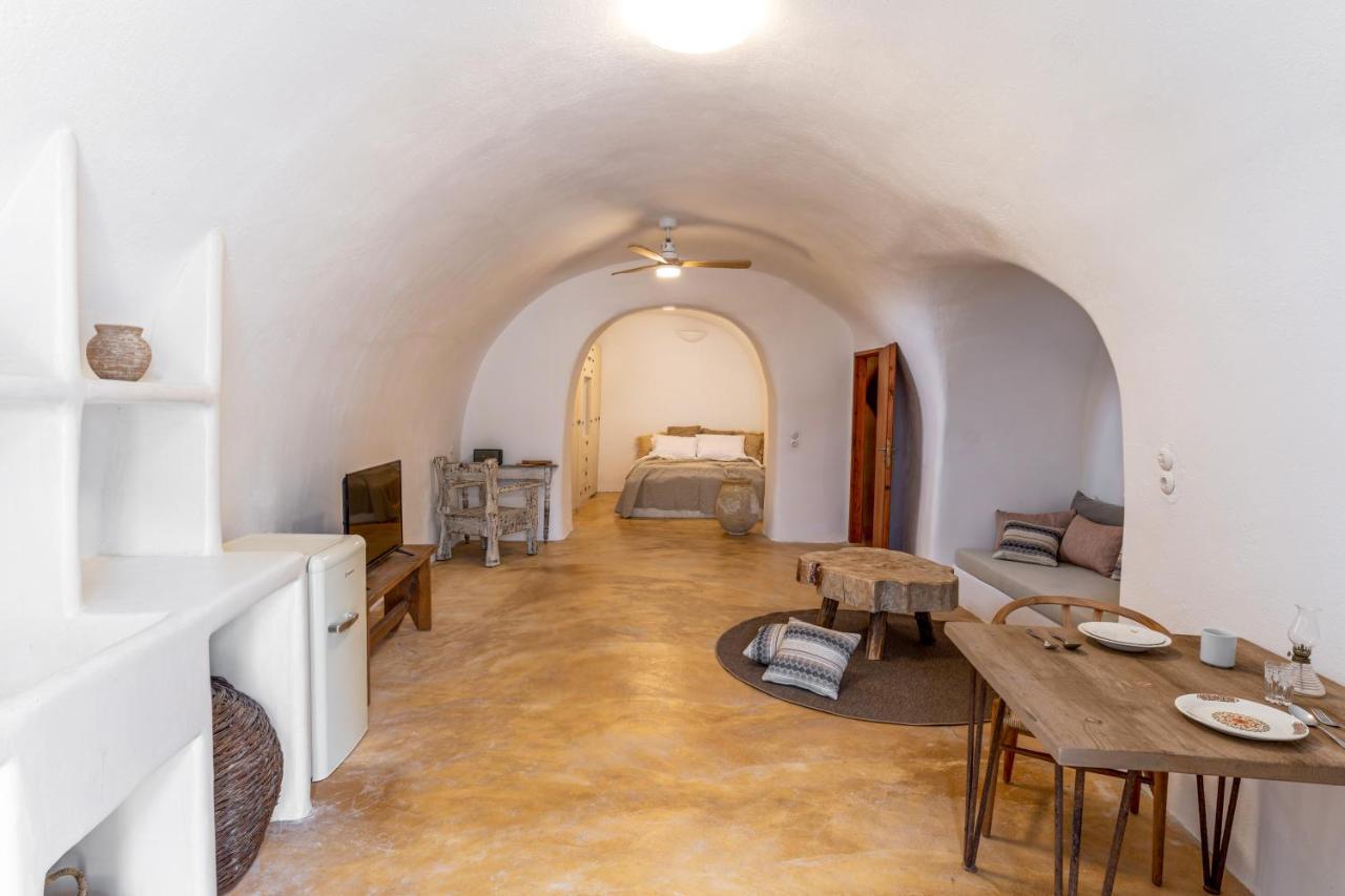 Caval I Hotel Фира Екстериор снимка