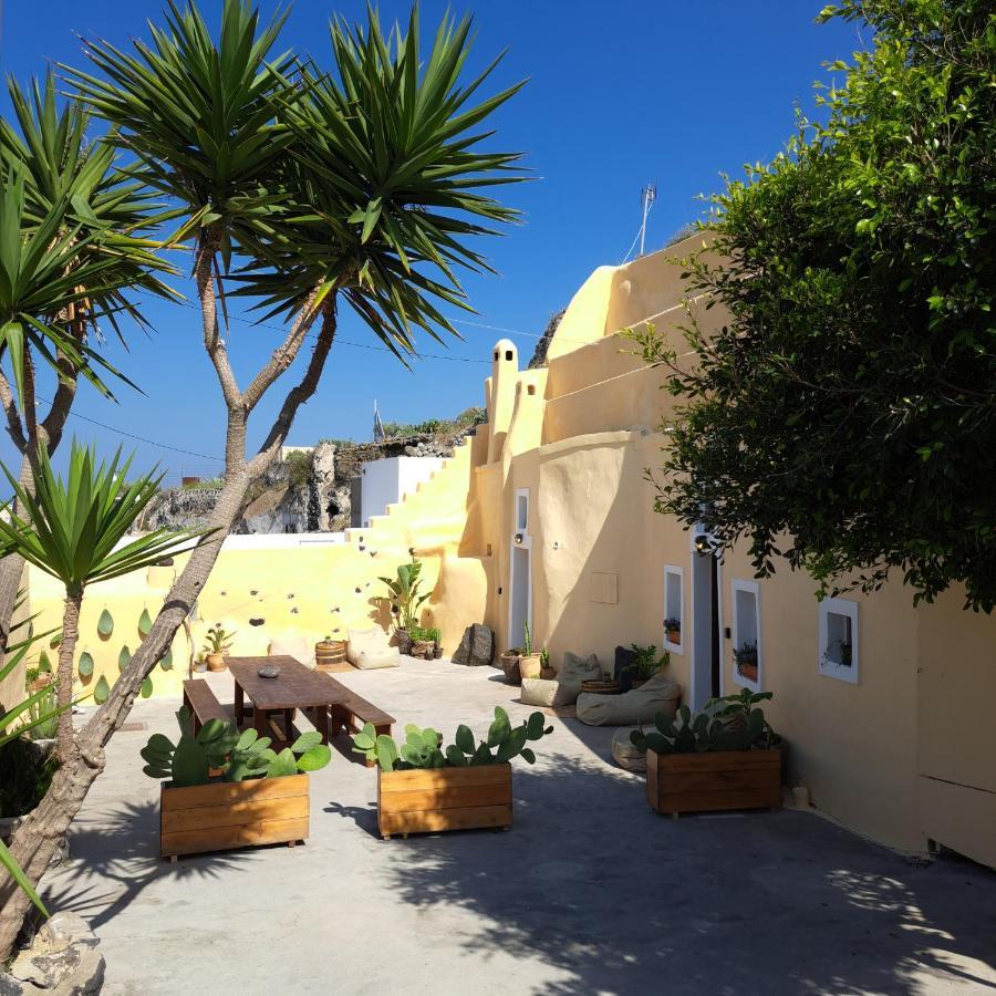 Caval I Hotel Фира Екстериор снимка